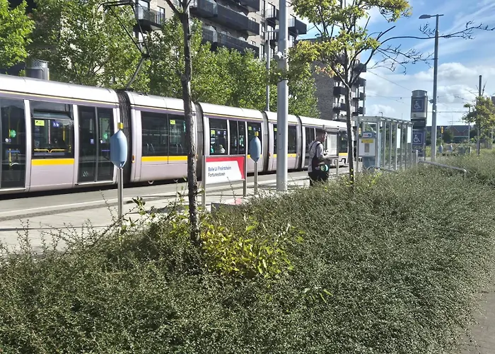Double Beside Tramline 民宿 *